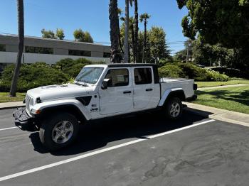  Salvage Jeep Gladiator